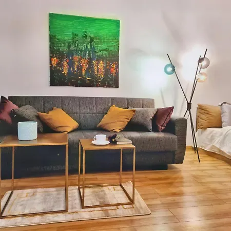 Lovely Ultracentral With Parking Apartment *